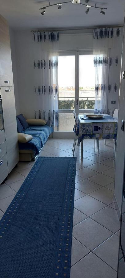 Appartamento In Sottomarina Di Чоджия Екстериор снимка